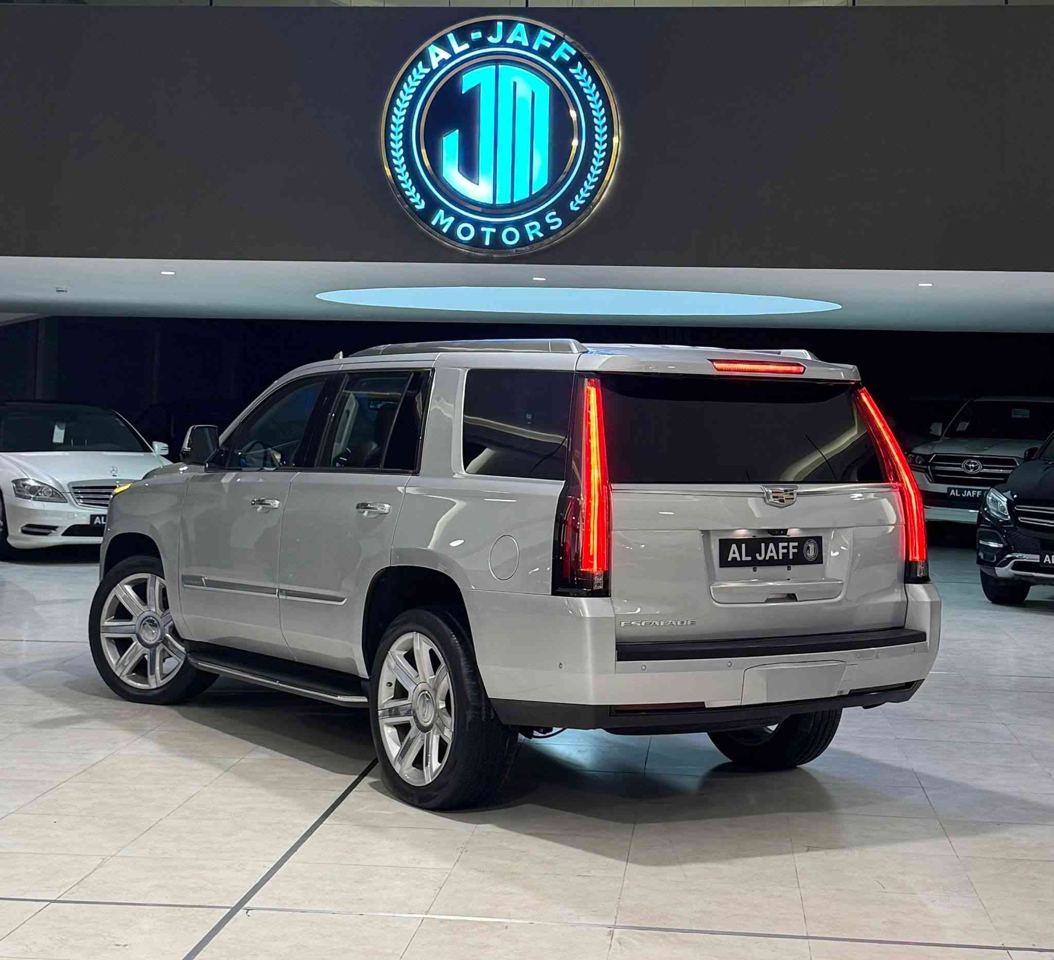 السلام عليكم
من رخصه الادمن المحترم
كديلاك سكاليد ٢٠١٨
وارد كندي كلين تايتل
فول مواصفات
جديده لوك ماشيه ٨٩ الف كيلو
رقم اربيل باسمي تحويل مباشر
٨ سلندر ٦٢٠٠ 
كير محرك ممفتوح بلادي
تخم تاير جديد شادلهه
حداديه جديده 
السياره كامله متصرف عليهه دينار 
مال جناي
بالسونار طلع جاملغ كلير ومكانين تكحيل
بسبب شخوط
بدون دواخل بدون ايرباك
مكان السياره بغداد الاعظميه
بيع او مراوس بسياره كورلا هايبرد 
رقمي *********** 🌹
سعر ٣٤٥ ورقه وبيهه مجال للطيبين❤️
