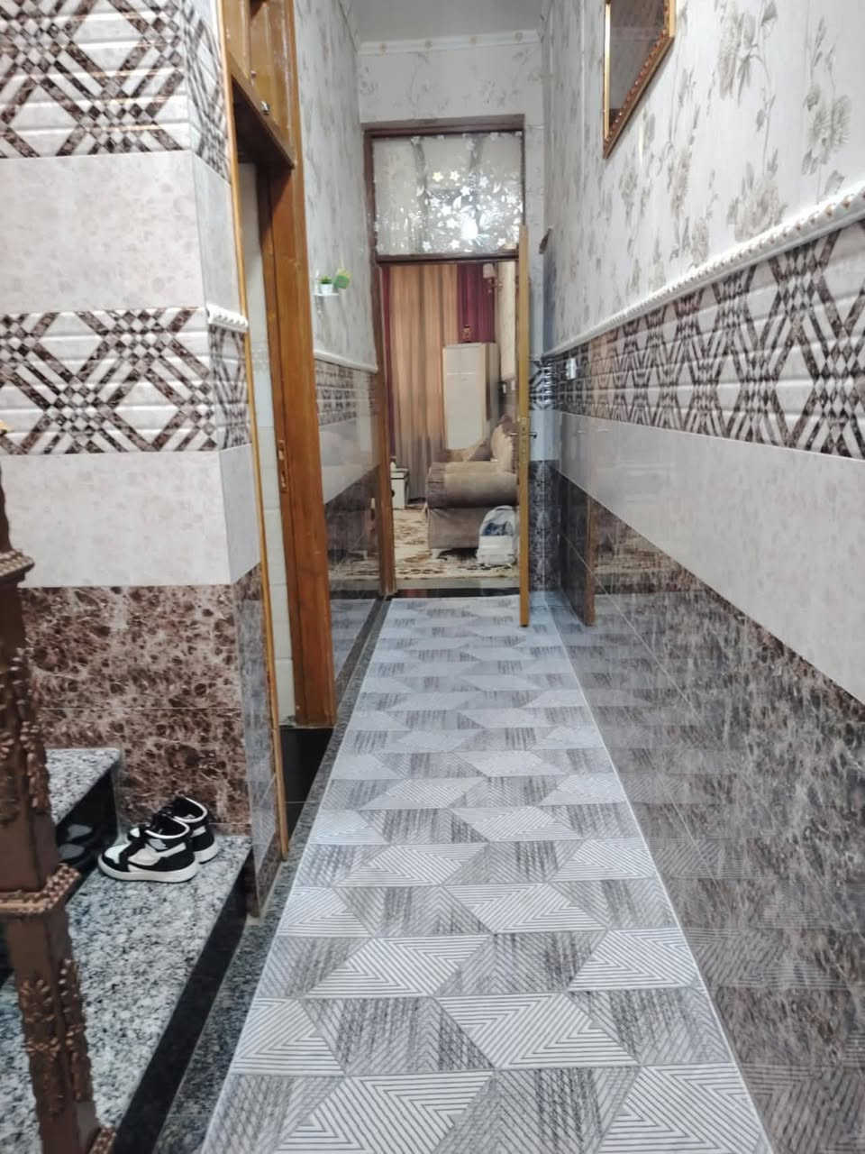 بيت طابو صرف طابقين خدمات فول حي الفنانين خلف مدرسه ابن طاوس بناء حديث الستفسار ***********
