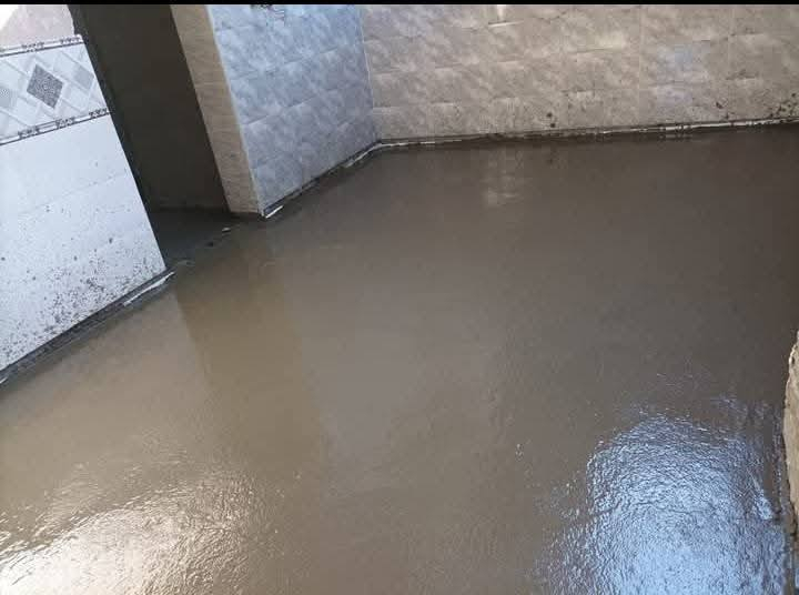 ***********السلام عليكم شباب احنه جماعت الصب اختصاص عملنه تصليط السطوح شرط الماي بل مرزاب وختصاص عملنه ايضاً تنضيف الارضيات من الإنقاذ مع الحدل ورش المبيد والصب داخل البصرة
