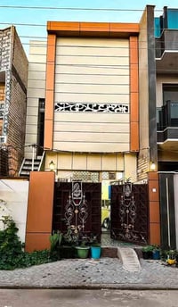 الطابق الارضي طرمة واستقبال وغرفة ومطبخ مع خدمات   الطابق الثاني غرفتي...