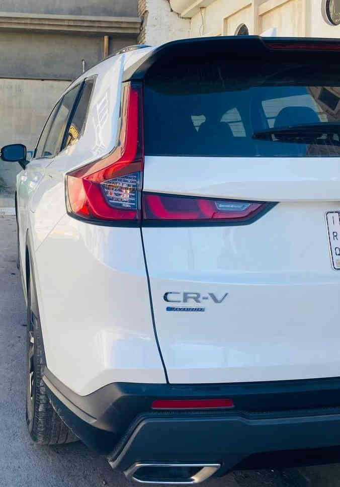 السلام عليكم 
عشاق الياباني.
للبيع 
هوندا  C-R-V.
موديل. 2024
_سبورت ..هايبرد+بانزين.. كشن كهرباء .. فتحه .. بصمه .. رادارات مواصفات السبورت معروفه
محرك 2.0 هايبرد 
فئة SPORT
مواصفات
فتحة
بصمة
كشن كهرباء
زنون 
شاشة 
وبيها هواية مواصفات 
ماشية. 19 كم
رقم بغداد مشروع وطني باسمي تحويل مباشر. 
حادثه موضح بالسونار صور السونار مرفقه
السعر. 21..$.وبيه مجال
مكان السياره فلوجه. 
***********
***********
***********
