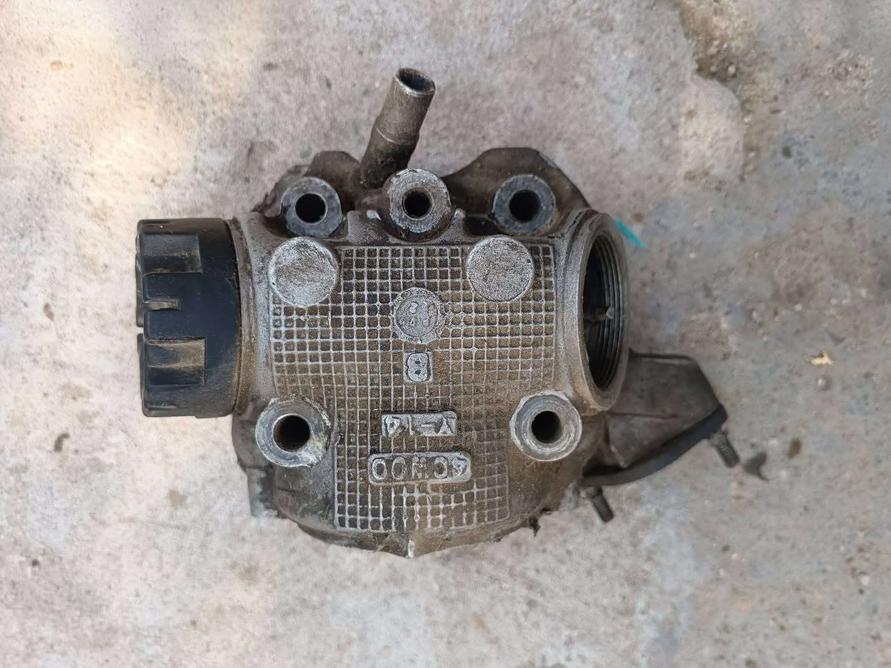 سلام عليكم غراض مستعمله مال فراشه اللبيع تاير 15وصانصه اف ام 15 وكور 20 مكاني ميسان  رقم ***********
