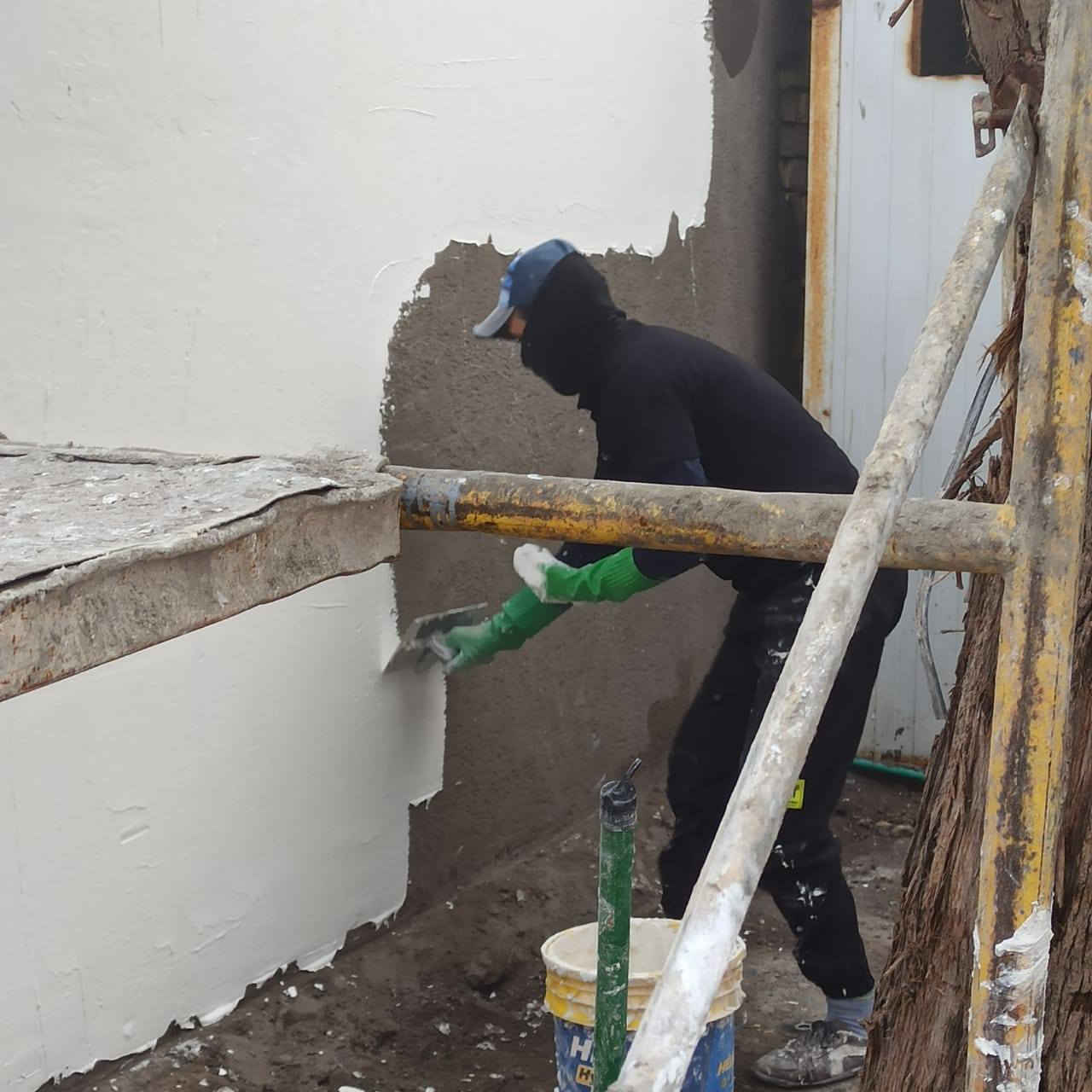 السلام عليكم خلفه لبخ سمنت متفرغ حالين وهذا رقمي ***********
