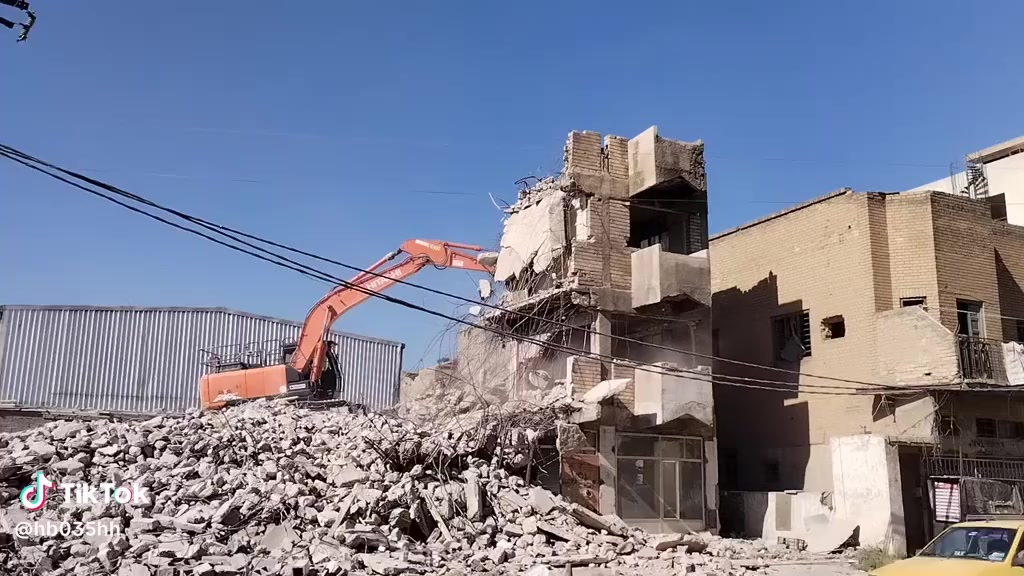 سلام عليكم يوجد اليات هدم وتفليش البيوت القديمه تعديل الشيش رفع نقاذ مواد بناء رمل حصو جميع مقاولات داخل تكريت يوجد نفط اسود رش برميل ***********. 
***********
