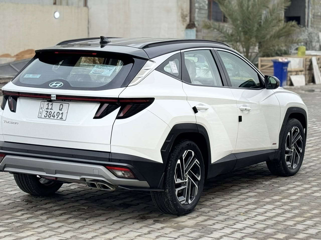 السلام عليكم . توكسان موديل 2025 وارد خليجي تو كلر اخت الزيرو ماشية 10.000 فقط بيهة بارد شبر باب الصدر اثر شخط وممبين ابد وبيهة طخة باب السايق من جوة وباقية على حطتها مواصفات داخل ابيض توكلر شاشة ديجتل كراسي ثنين كهرباء بردات خلفية حساس امامي خلفي بصمة تشغيل عن بعد صندوك كهرباء شاحن واير ليس ويل 19 السعر 228 وبيهة مجال جدا بسيط مكاني بغداد العامرية ***********
