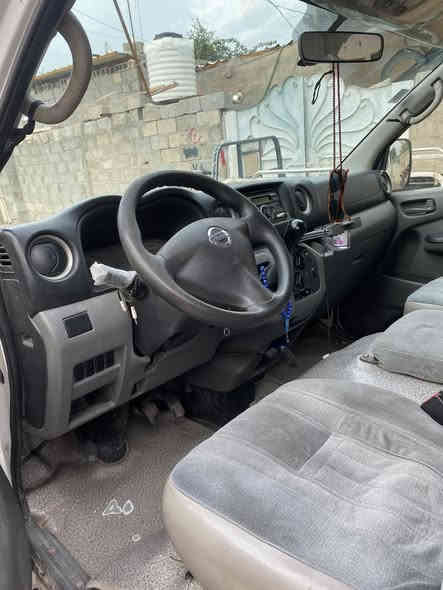 السلام عليكم ورحمة الله وبركاته،

🚐 نيسان يورفان عالية
📅 موديل: 2015

المواصفات:
 • مكينة ممتازة
 • تخم تاير
 • تبريد فول
 • غرفة نظيفة ومرتّبة
 • السيارة جاهزة من جميع النواحي
 • مصفّرة هيئة وضريبة
 • رقم إنكليزي

✨ سيارة حلوة، و مرتبة .
رايدها ب200 

📞 للاستفسار والتواصل ‭: ‭0770 497 2418‬
