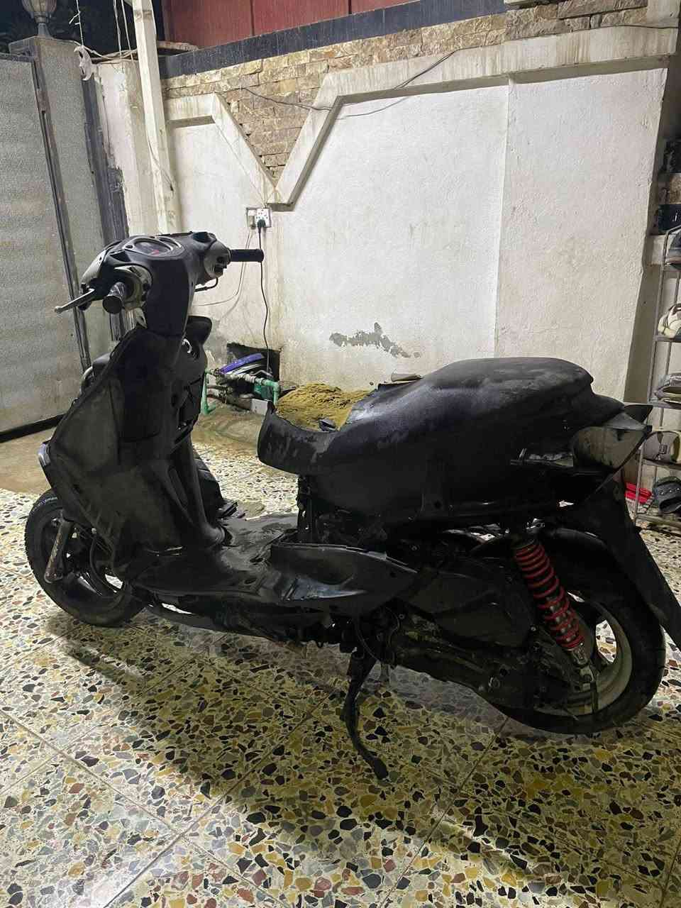 سكنس نثيه للبيع كوم حديد خلل بل ضفيره
***********
