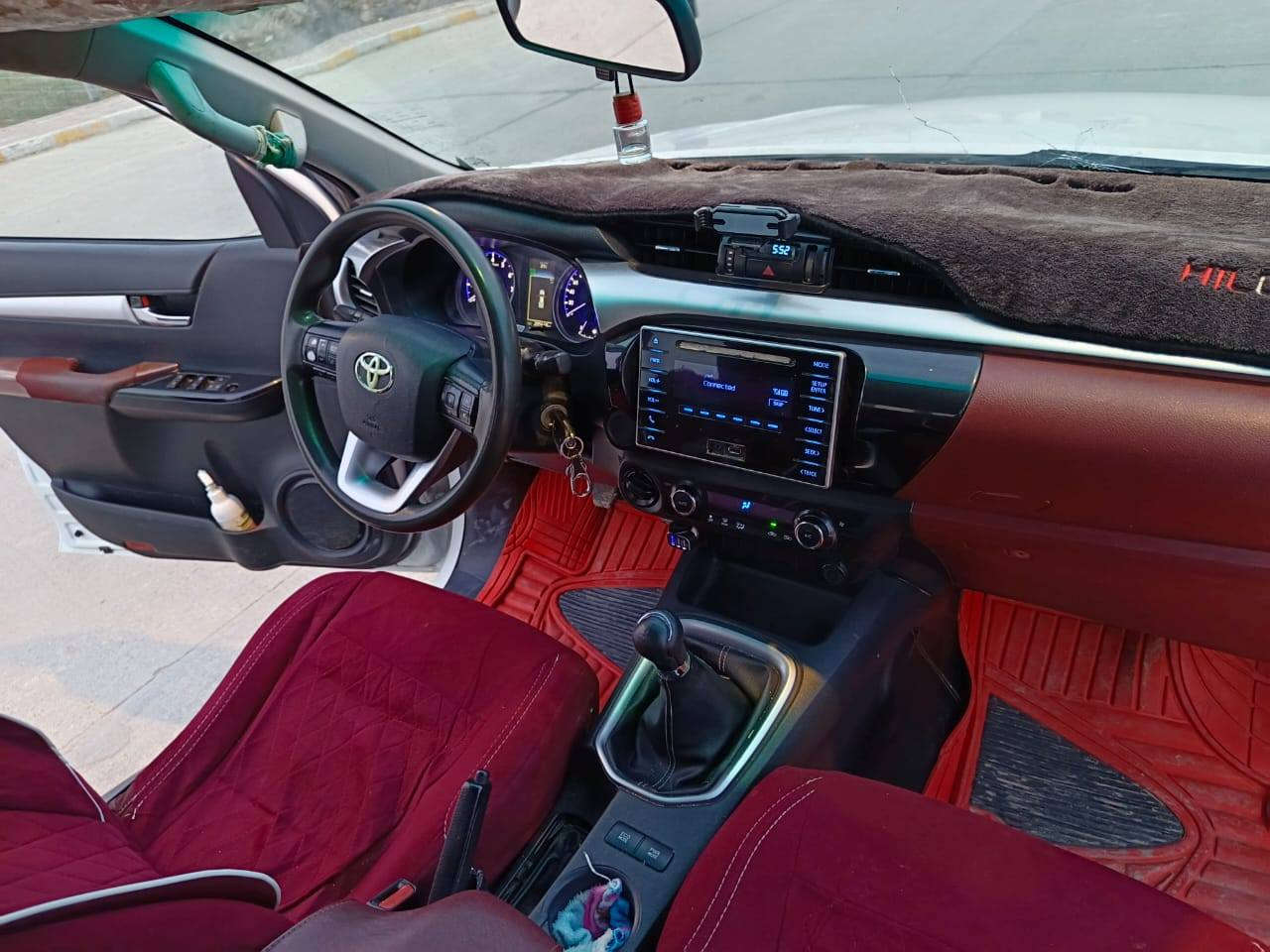 السلام عليكم
بيكم هايلوكس 2016 كير عادي كويتي رقم ميسان انكليزي
بيهه ضربه قطعتين تبديل وبارد سياره جديده خير من الله
حدادي جديده تخم تاير باتريك جديد الكهربايات شغاله من الطول للطول سنويه لل 27 بسمي تحولي ثاني يوم ترهم بيع او مراوس بيوكن فحل حسب الاتفاق  رقم التليفون ***********
