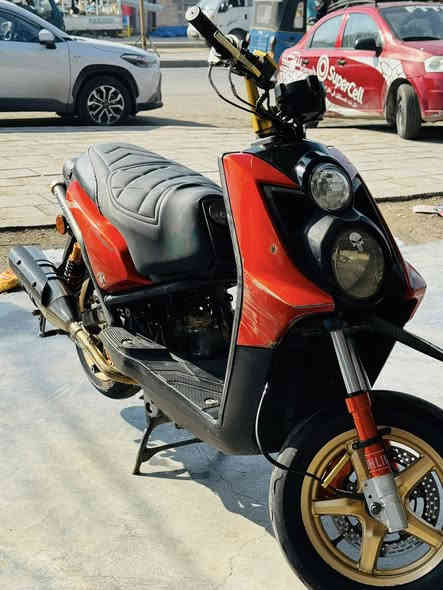 السلام عليكم 
سكنز جبلي مديل 2012 
الدراجه جديده بمعنى الكلمه 
1. فجوج بربمو 
2. قباقه عنابير وستيرن ويدات بريك ويدات قبضه كلهن ماركه NCY 
3. قباقه مكينه مزوده 
4. دبلات امامي ماركه olin 
5 . دبلات خلفيه رياضيه 
6. ستيرن رياضي 
7. ستان صفح رياضي 
8. بعد بيها تزويدات هواي الدراجه متعوب عليها 
دبل اشاره شغال عالي ناصي الدراجه كامله ما ناقصه شي 
الدراجه ب اسمي مكفوله مكينه وسرقه 
مكاني /البياع الشرطه الرابعه 
رقمي *********** بي واتس اب 
السعر 1450 وبيها مجال الشراي مارجعه
