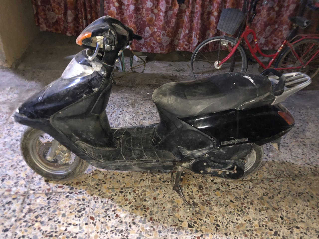 دراجه سبيسي للبيع فول مواصفاته كفاله سعر 250وبيه مجال شي قليل حك جيه مكاني زعفرانيه رقم متواجد ع وتساب ***********
