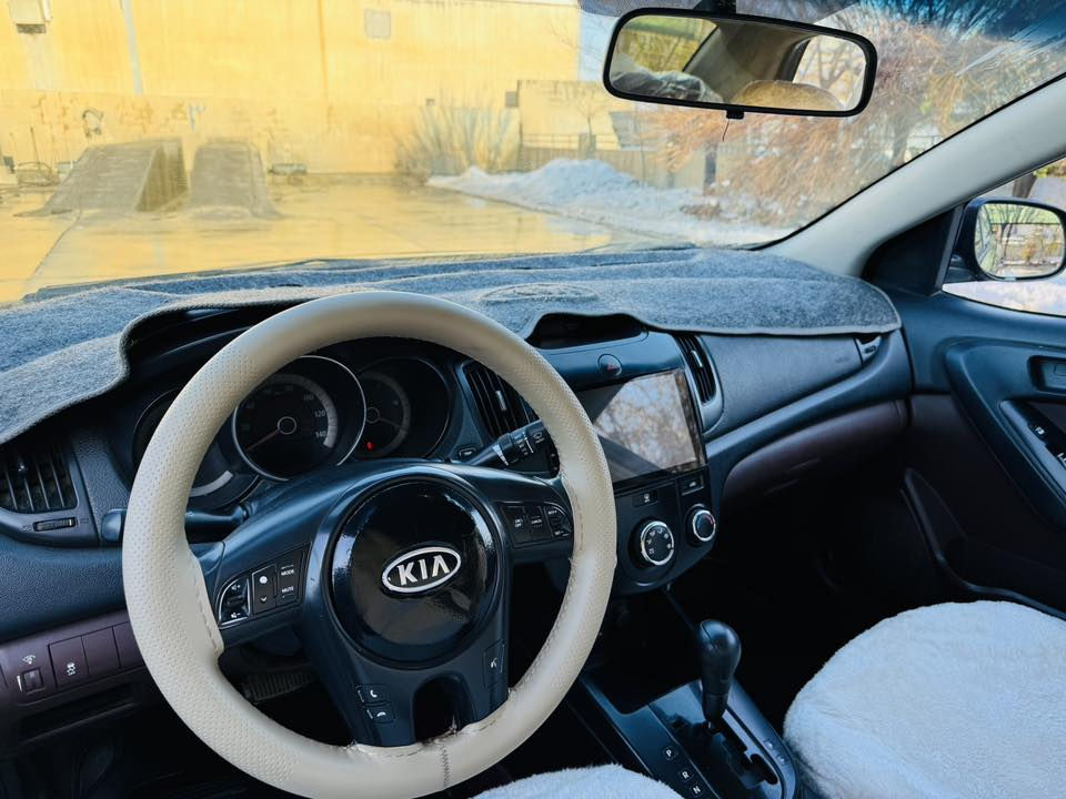 کیا سیراتۆ ساخ ٢٠١٠
گۆرینەوە تەنها بە ئاڤانتی دەکەم
ساخ ساخ ساق
گێر مەکینە  تەبرید بە شەرتە
جام کارەبا و شاشە ئایپاد
ویل کرۆم و لایت زینۆن
دەعم لێدراو بە شەرتە
سەقف و حیزام بە شەرتە
نرخی ٤٩ گەلا و کەمێک مجال
شوێن چوارقورنە
***********
