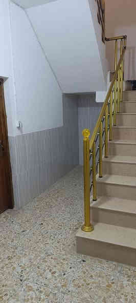 السلام عليكم
دار للبيع في مجمع ببتي بالبداية قرب السوق مساحه ٢٠٠ م على ساحه طابقين
الطابق الارضي غرفتين وصاله واستقبال وصحيات وحديقه 
الطابق الثاني 
غرفتين و صاله مع صحيات
السعر ١٤٠ مليون
للاستفسار 
مراجعة مكتب الفيحاء للعقار /النجف حي الوفاء قرب مركز الهنديه القديم
او الاتصال
***********
