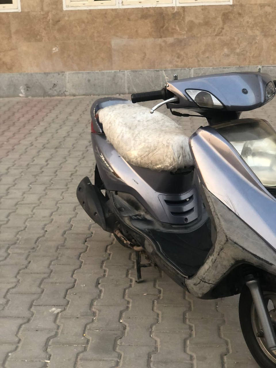 دراجه بريز للبيع دراجه مكفوله كفاله عامه دراجه نضيفه احلى من صور محرك مكفول برغي ممفتوح اوراق منفيس كمرك كله موجود دراجه مال رمبه السعر 800 وبيها مجال بسيط تواصل ع رقم ***********
