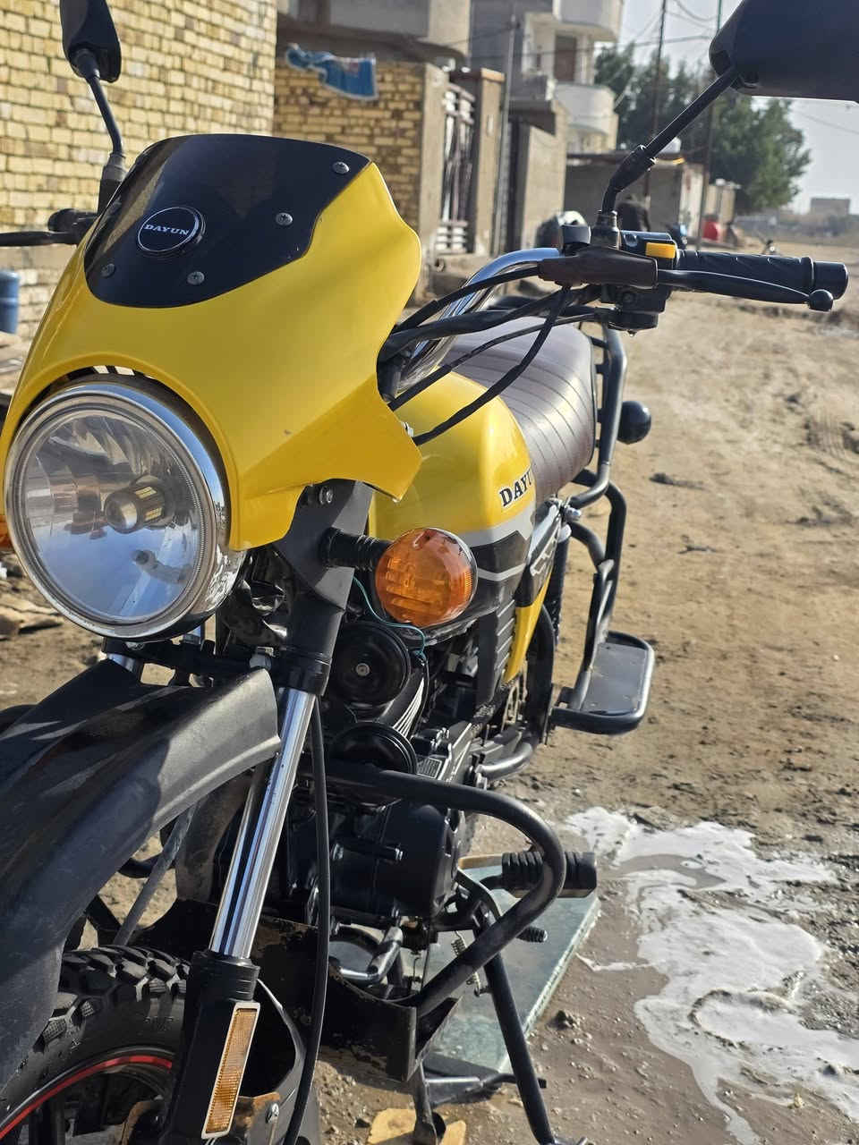 سلام عليكم شباب عيني دايون جبلي للبيع موديل ٢٤ أوراق اصولي ماشيه معامله ترقيم باقيه على بصمه المالك سويج سجينه دراجه نضيفه وخير من الله ماشيه ٩٠٠٠
السعر مليون و٨٥٠ وبيها مجال بسيط للشرايه مكاني حله البكرلي

***********
