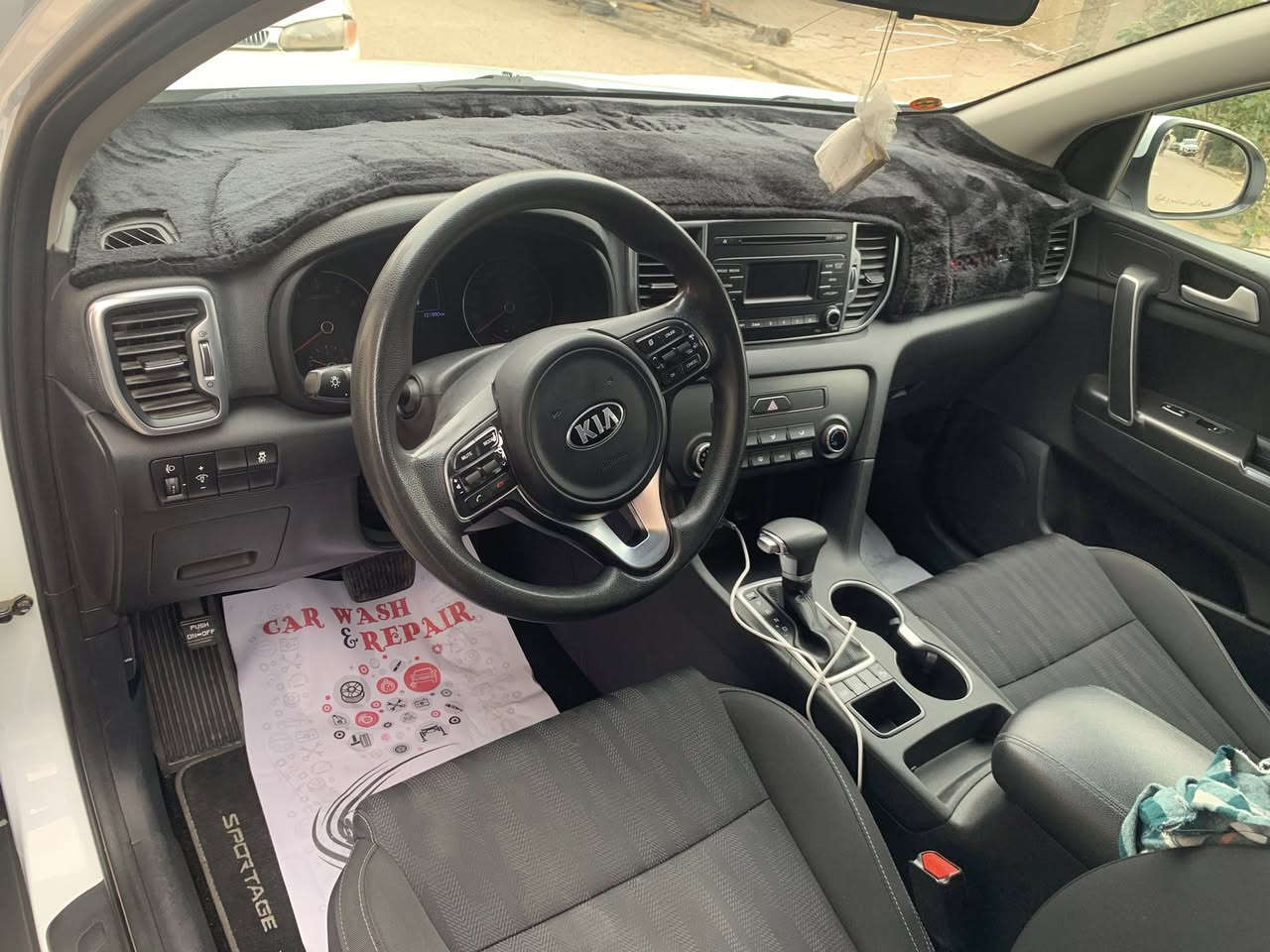 السلام عليكم
((للبيع)) كيا سبورتنج موديل 2019 خليجي 
المواصفات نص فول
1.مكينة 2000
2.لايتات زنون
3.اشاير مري
4.تحكمات ستيرن 
5.ويل 20
6.تبريد 3 قطع
7.حساسات خلفية
8.رقم أربيل تحويل ثاني يوم 

ملاحظة : السيارة تبديل ((فقط دعامية )) امامي و اثر الضربة ايرباك 
السعر 185$ و بيها مجال حك العملة و الجية 
للاستفسار ***********
