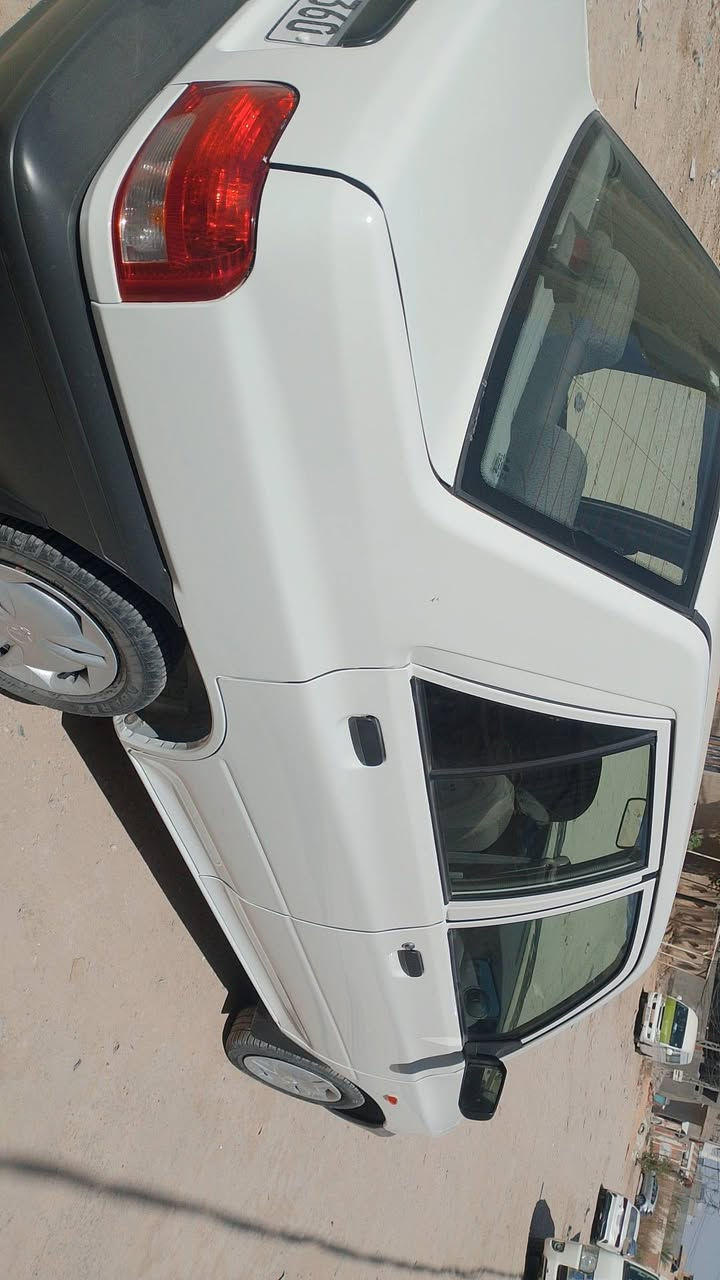 سلام عليكم سايبه 25كفاله عامه  سياره جديدة كلش عله. وضاع شركة  ماشيه 30الف سعرهه 72وبيهه مجال قليل كلش مكاني ديوانيه حي جامعة موبايل ***********
