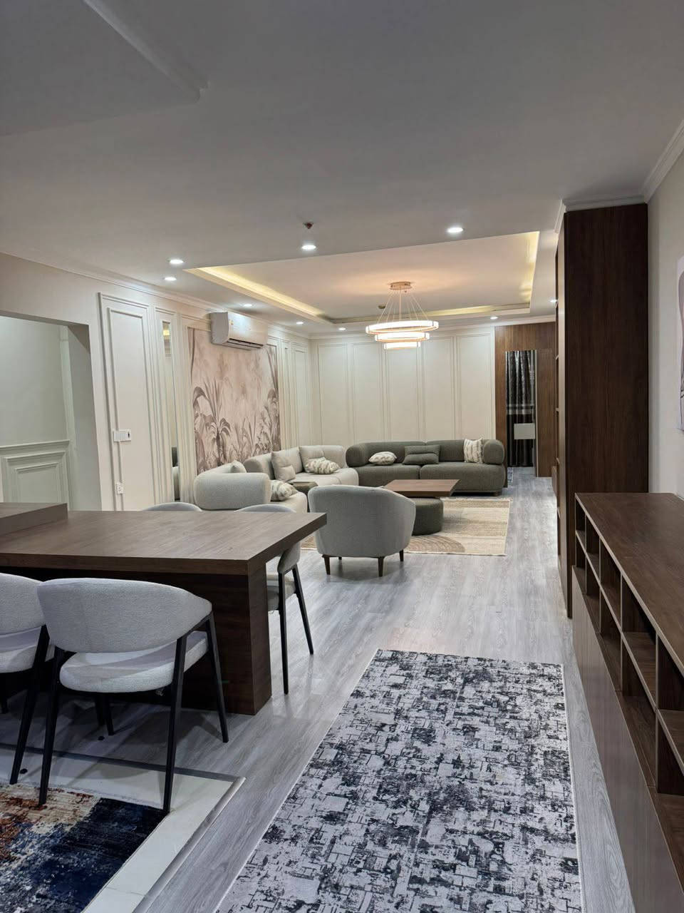 ✨ شقة للبيع في واو تاور
📍 طابق 5
📐 المساحة 170 متر
🛏️ 3 غرف وصالة
🪑 مؤثثة بالكامل اثاث راقي وديكورات حديثه 
📞 التواصل واتساب
*********** أربيل, العراق
