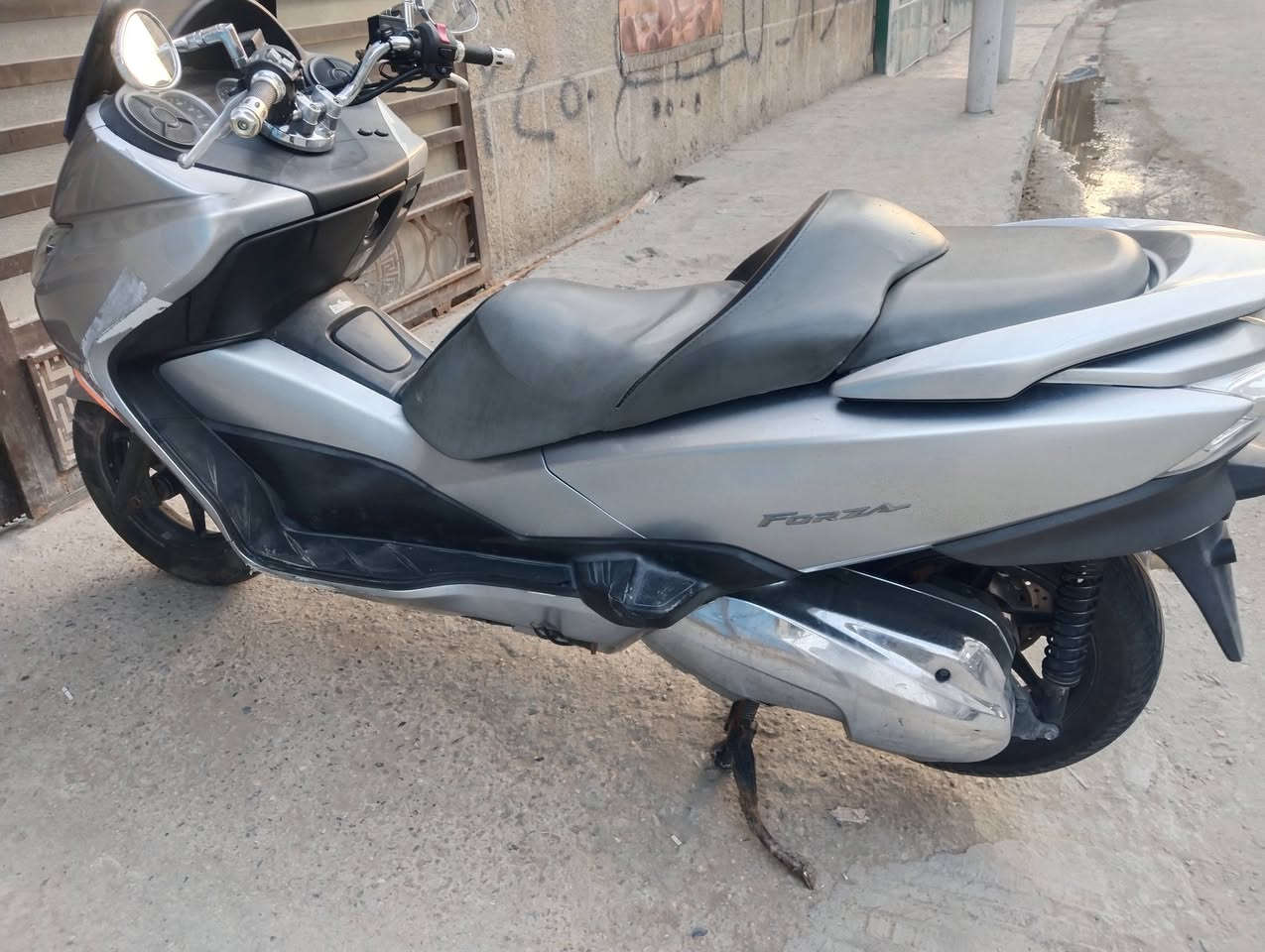 السلام عليكم
فورزه 0/10 للبيع الدراجه مكفوله  
ترايك وين متريد المكينه خير من الله العنوان البلديات شارع جامع سيد صلاح المكصوصي
***********
السعر 1850
