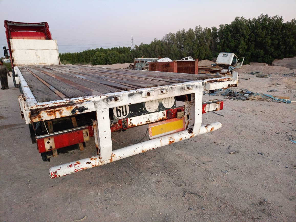 السلام عليكم عربانه للبيع اوربيه ٣دناكير تخم تاير دنكير علاك بريك كهربائيات كلها كامله شاصي مكفول مكانها البصرة الزبير سعرها٤٥وبيها مجال ‭٠٧٨٥ ٩١٣ ١٤٧٠‬
