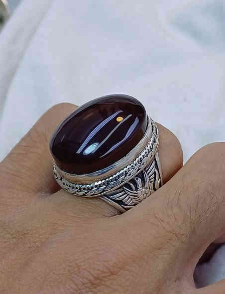 لمن يبحث عن العقيق اليماني الطبيعي ب الون الكرزي الملكي 🍒
و مع صياغة يدوية ثقيلة جدًا و شفافية حمراء دم ❤️‍🔥
قطعة نادرة ومن النوادر 🔥💎
📩 للتواصل على الخاص أو عبر الواتساب: ***********
#مزاد_ابو_اشرف_اليمني
