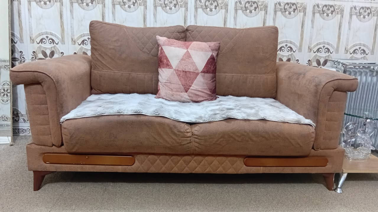 السلام عليكم
للبيع تخم  ٧ مقاعد سرير ومخزن
السعر ب ٣٥٠ وبي مجال بسيط
المكان الشعب 
***********
