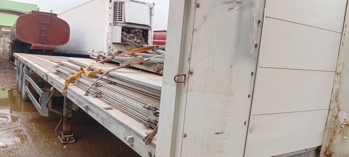 السلام عليكم عربامه اوربيه شمتز منفيس جادر شاصي كرنفايس جديده *********** بغداد جرف النداف معرض ابن المدائن
