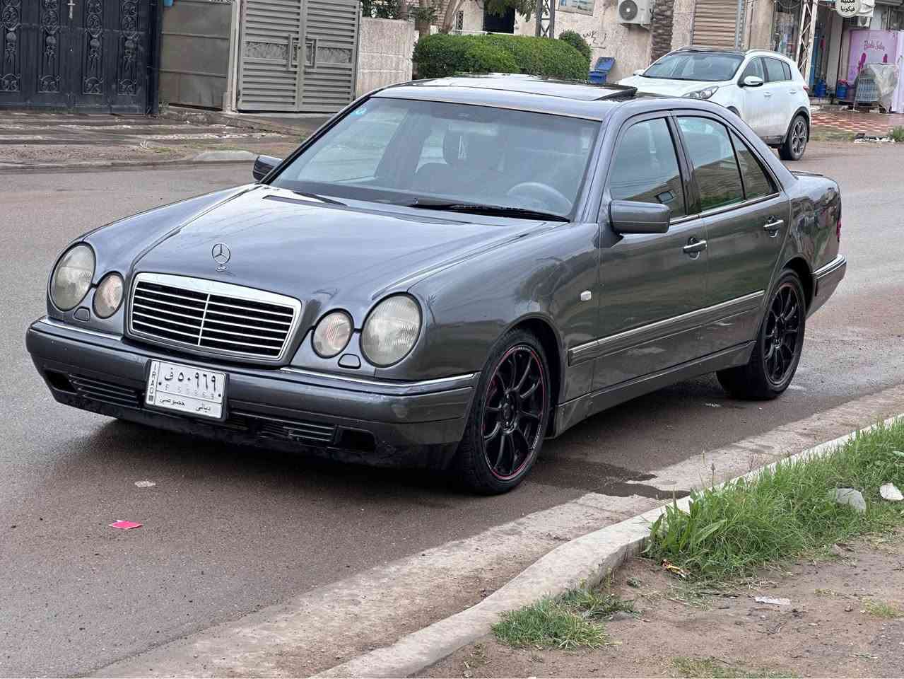 مارسيدس ام عيون موديل 1998 اصل فول مواصفات

حجم  320V  محرك 6 V بلادي كير عادي بلادي اصل 

سياره جاهزه ما بيها اي نقص مصروف عليها مال بيت 

محرك وكير جدد مكفولات ما بيها اي ملاحضات شرط

صدرين الخلفي والمامي جديد بدلته تخم تاير ويل جدد

كهربائيات من الطول لطول شغاله وما بيها واير واحد جطل

سياره كلش حلوه. عضمتها جديده ما بيها لا خياس ولا شي

غوضه مبدل جديده مال وارد يابان ما بيها ولا شك جديده

رقم ديالى مشروع وطني هزه جديده سنويه ٢٩ تحويل بغداد

السعر 68 ورقه وبي مجال للشراي العنوان بغداد حي الجامعه 
***********.   للستفسار اتصل بغداد, العراق
