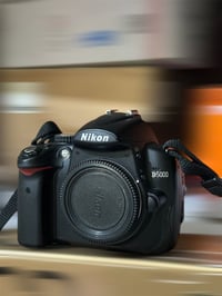 نيكون D5000 وعدسه 18-55 نظافتها 100‎%‎ السعر 290 الف 07808708710 واتسا...