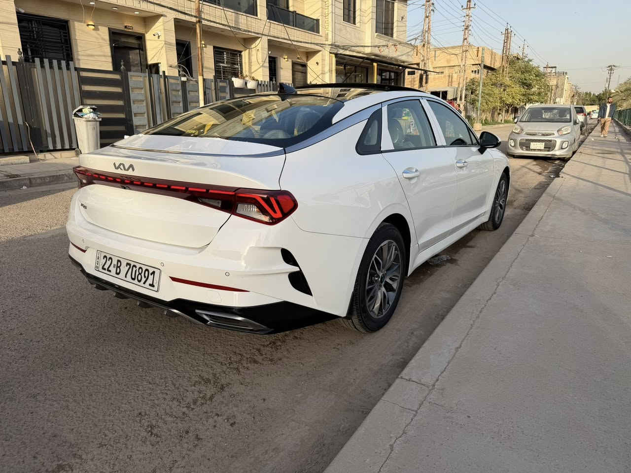 السلام عليكم 
للبيع كيا k5 2022 خليجي وكاله nim فول 1/1 
بانوراما كراسي كهرباء كشنات تدفئه سايد بريك بصمه 
بصمه وتشغيل عن بعد مكينه 2000 دوش شاشه اصليه كار بلي وكامره ماشيه 44 الف كيلو سياره جديده حيل ومكفوله عدا بارد بسيط رقم اربيل تحويل او وكاله مكاني بغداد السيديه للاستفسار اكثر اتصل 
+964 770 180 8310


**إذا كنت صاحب هذا الإعلان وتريد حذفه لأي سبب، رجاءا أرسل رسالة إلى الدعم الفني**