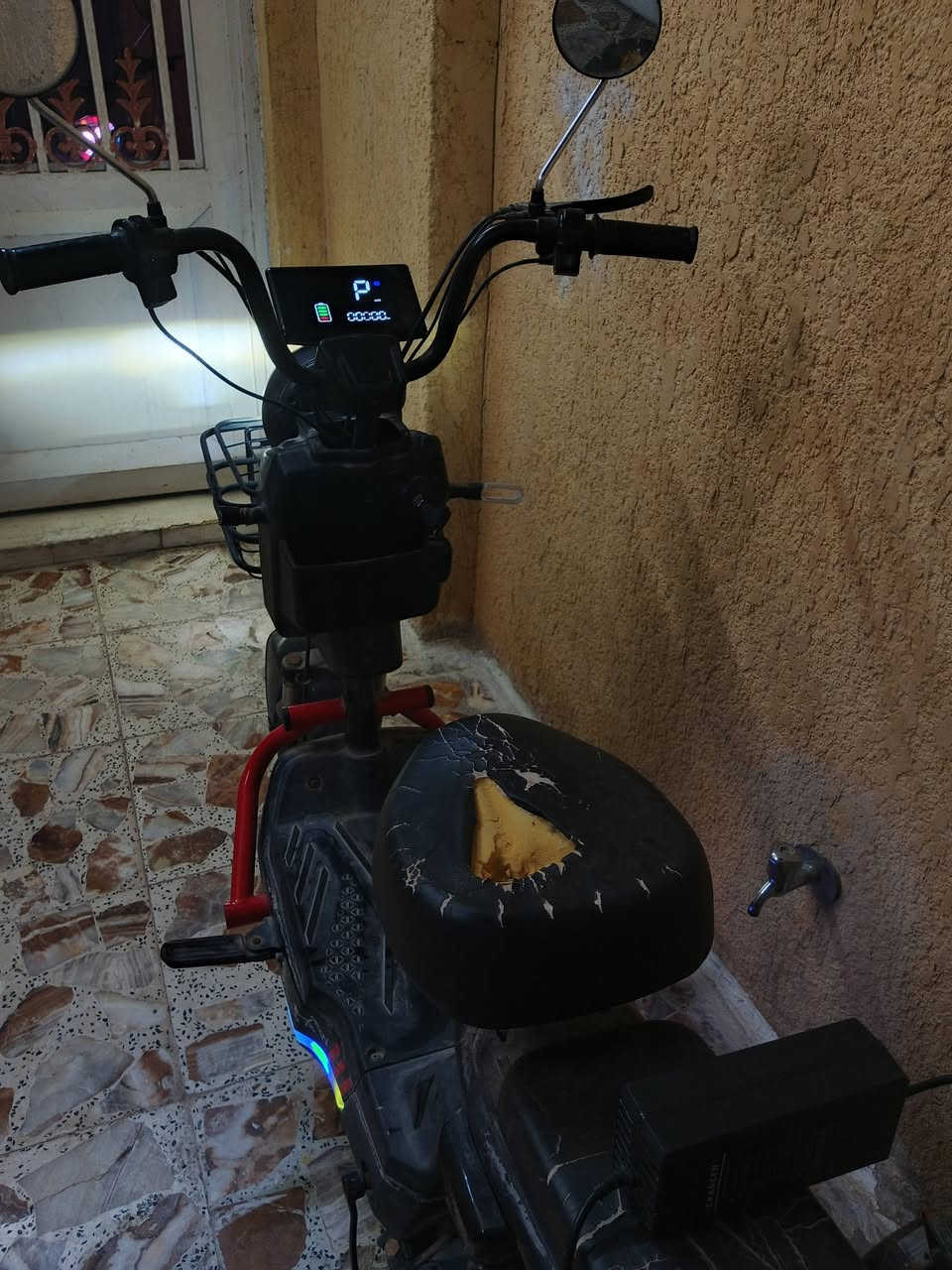 باسكل شحن للبيع 
مديل 2025 سرعه 60 حقيقيه
5بطاريات
نشرة ليلية ونهارية
نظام P
بصمتين + سويجين + شاحنة اصلية 
الباسكل متروك والبطاريات صارن تعبانات و إيضًا التايرات مبنجرات
قيم واخذ
مكاني نجف كوفه قرب مسجد السهله


**إذا كنت صاحب هذا الإعلان وتريد حذفه لأي سبب، رجاءا أرسل رسالة إلى الدعم الفني**