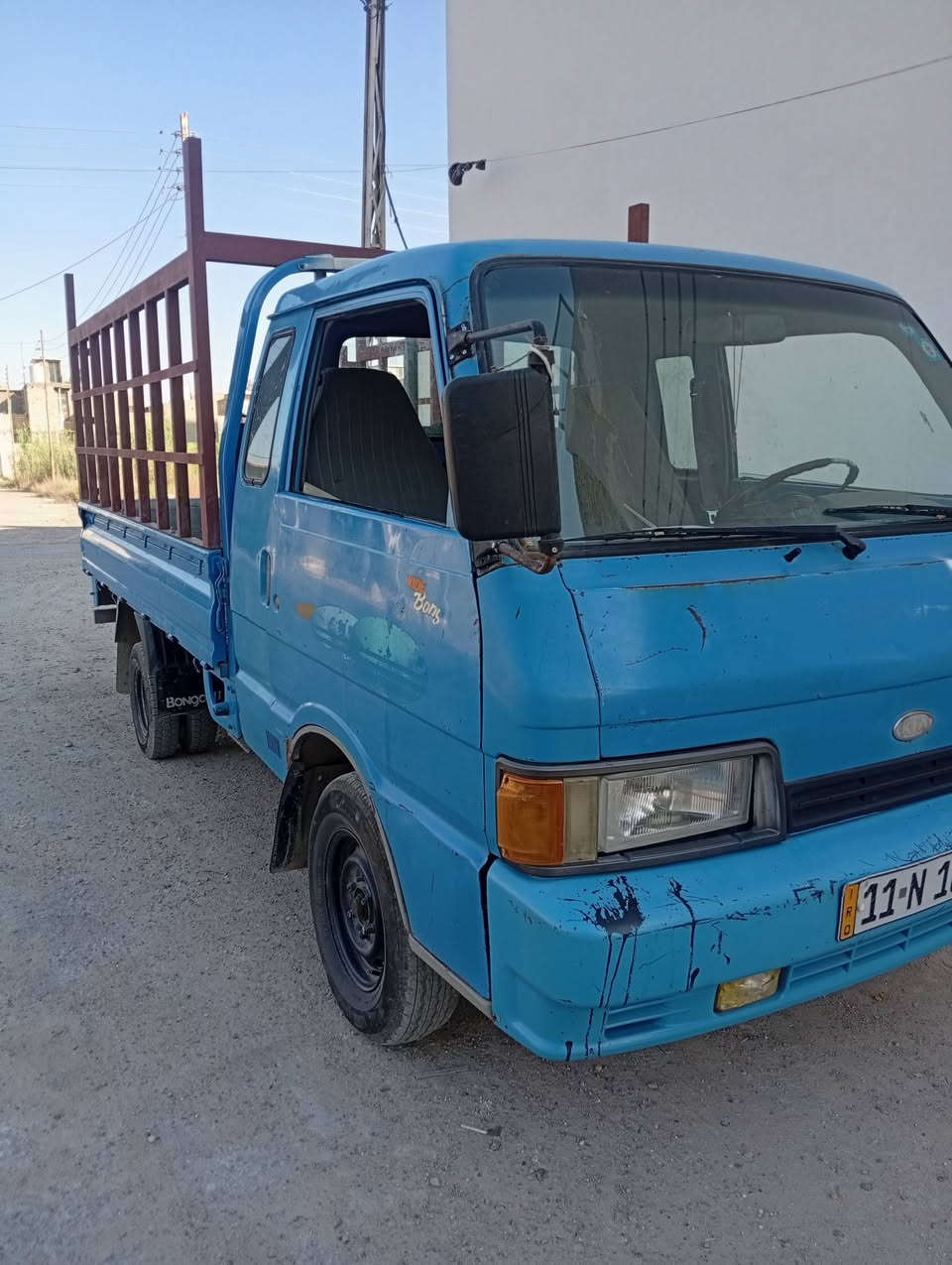 السلام عليكم كيا بيكم للبيع موديل 95السيارة جاهزه مكينه كير اكسل شاصي كله جديد السيارة قمارة وربع سبعه جنكال سيارة بأسمي سنويه ل 31السعر 55وبيها مجال المكان بغداد البياع الشهداء رقم ***********
