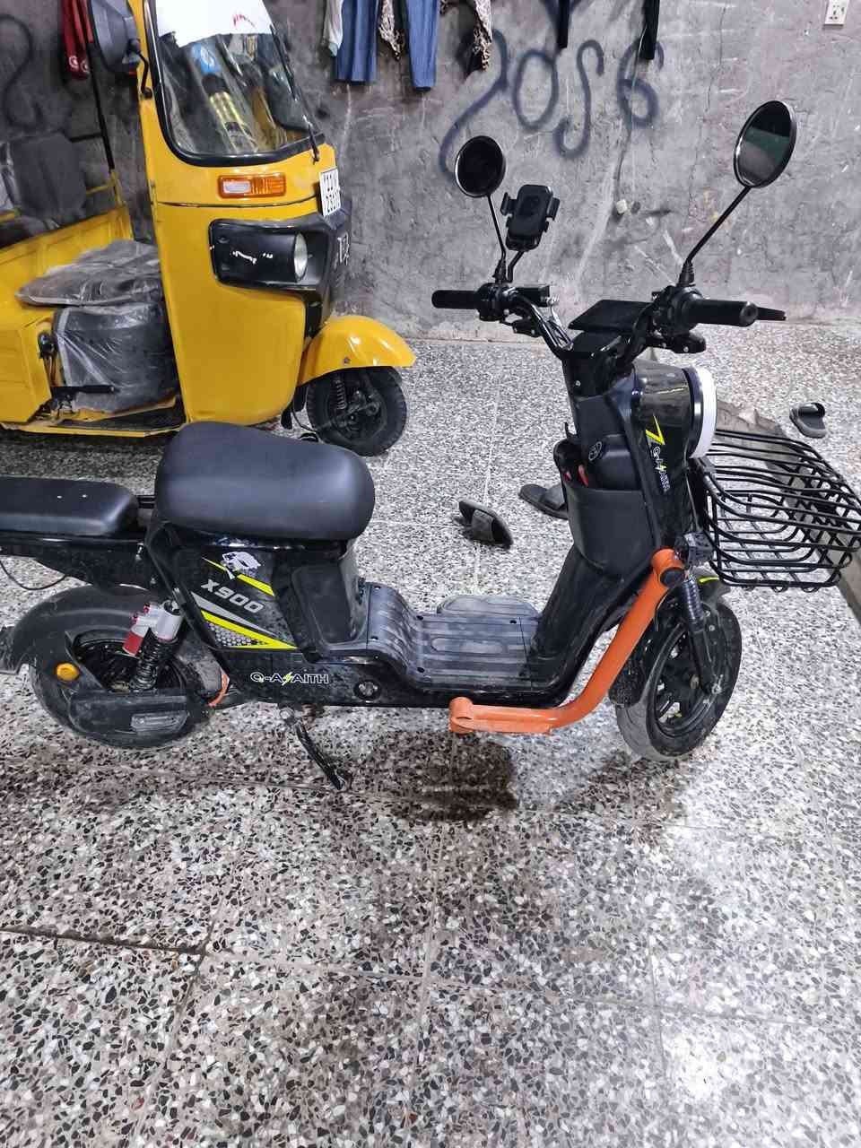 دراجه اكس 900 نظيفه مستعمله 40 يوم سعر 500,000 وبيها مجال مقفوله من كل شيء بيها الاستفسار على هذا الرقم***********
