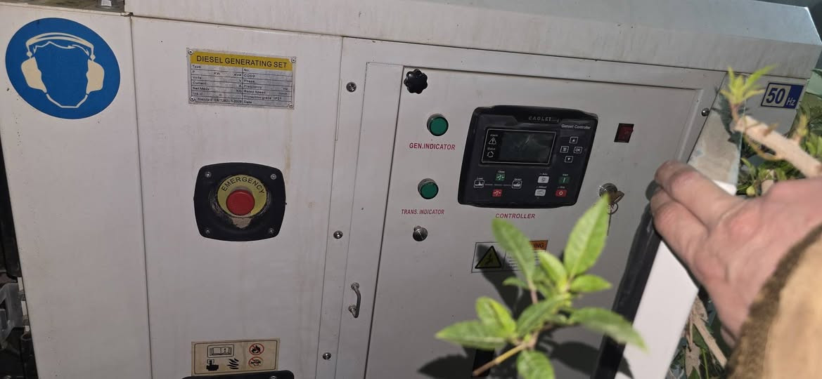 للبيع مولد صيني 30 kv  /   ٣ فيز   مشتغل قليل جدا تقريبا ٣٠ ساعة فقط بعده بالضمان سنة او ١٠٠٠ ساعة من شركة طاقة المستقبل ينطي اكثر من ٧٥ امبير صافي. موجود وياه فلاتر احتياط جديدة. مكان المولد ديالى الخالص . للمعلومات ومعرفة السعر الاتصال بالهاتف
***********
