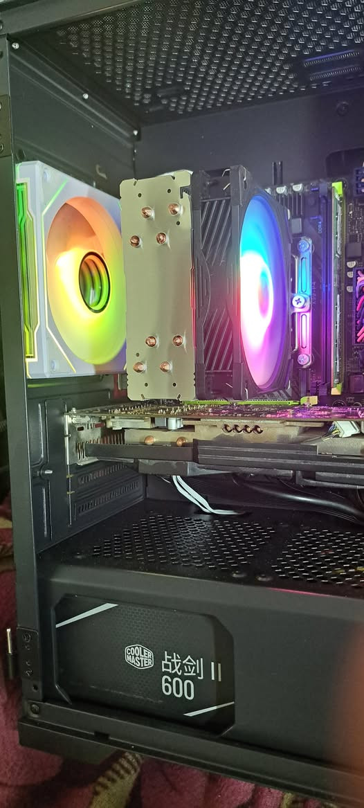 كيس تجميعه للمونتاج والالعاب بمعالج زيون

المعالج intel xeon e5 2666 v3

الفان ag 400

الرام 16 كيكا ddr4

المذربورد huananzhi x99-tf

الهاردات ssd 128 gb - hdd 1 tb

كرت الشاشة axle rx 580 8gb gddr5  

البور سبلاي cooler master 600 watt

كل القطع جديدة واصلية من الكرت و بور سبلاي

الكيس بي العاب قوية مثل Marvel's Spider-Man 2

سعر الكيس 350 الف رقمي ***********

بغداد شارع الصناعه لايوجد توصيل
