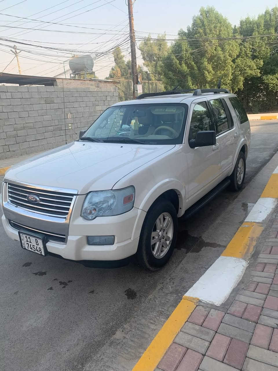 السلام عليكم
سيارة للبيع فورد اكسبلور. /2010 فول مواصفات 

السيارة مكفوله من المحرك والكير  والصبغ

تخم تايرات جديد السيارة 7راكب محرك السيارة 6سلندر السيارة فول مواصفات  

‭0780 436 4304‬

‭
