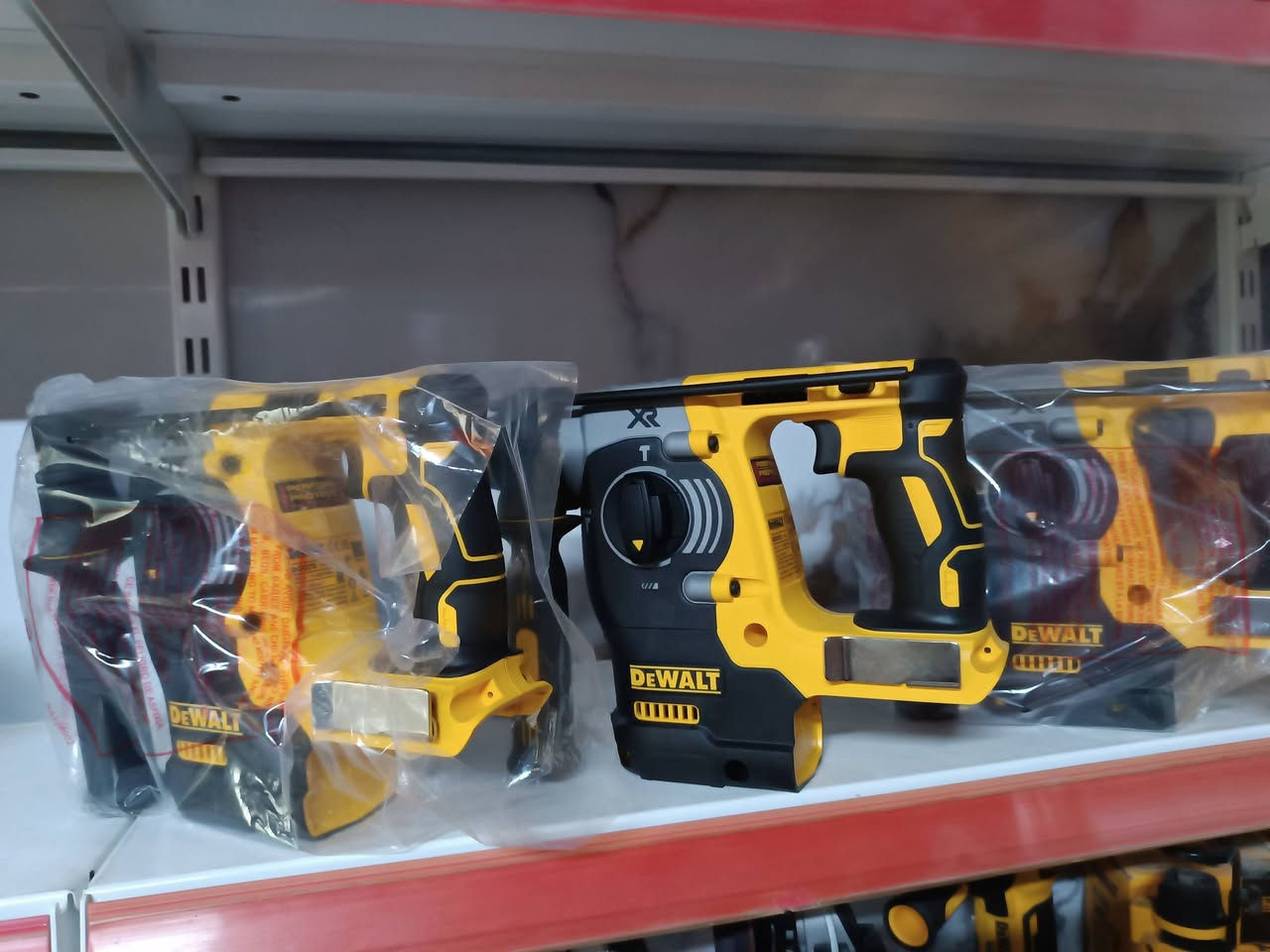 للبيع
عرض خاص لمدة 6ايام

جديد.   فارغ 

هامر ديولت موديل dch273

صناعة جيك.

إنتاج 2025

سعر 240$

توصيل مجاني


**إذا كنت صاحب هذا الإعلان وتريد حذفه لأي سبب، رجاءا أرسل رسالة إلى الدعم الفني**