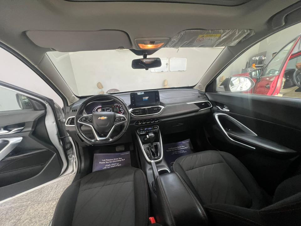 السلام عليكم 
شوفر جروف 
موديل 2023
فول موصفات 
بنو راما 
حساسات 
تحكم ستيرن 
بصمه ابواب 
تشغيل بصمه 
شاشه 
كامره 
سعره جدا مناسب 
سياره بدون رقم فقط ترقيم عليك 
مكاني كربلاء 
***********
سعر 113ورقه مع مجال
