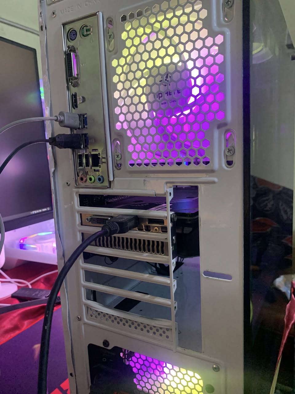 تجميعية للبيع 
CPU:- R7 2700X
GPU:- asus tuf 1660 super OC
Ram:- ddr4 3600 2x8 16 GB cl18 Tforce
POWER SUPPLY:- ROCKET 750 WATT
Cooler:- BYKSKI 240 MM 2 FAN ARGB
CASE WITH 5 FAN ARGB WHITE WITH HUP AND CONTROL
STORAGE:- SSD LEXAR 128 GB
MOTHER BORD :- MSI B450M A Pro MAX 2
كيبورد وماوس هدية مكاني بغداد انطيك ضمان يوم كامل فحص واي شي تريد اني خادم للعلم تجميعتي القديمة استعمال شخصي يعني بس طورت واريد ابيعه السعر خاص ركز القطع كله براندات محترمة


**إذا كنت صاحب هذا الإعلان وتريد حذفه لأي سبب، رجاءا أرسل رسالة إلى الدعم الفني**