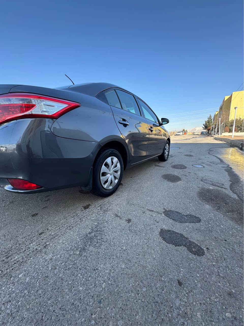 فرۆشتنی خیرا
یارس٢٠١٧ ئۆتۆماتیک 
مەکینەگەورە ناوزەرد خلیجی
گیرومەکینەی تەقەورەوقە بەشەرت
***********
بێ بۆیاخ تەرزەی هەیە پەڵەی ساردی هەیە

لەسلیمانیە لەسفری وە یەک دەستە السليمانية, العراق
