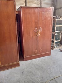 غراض مناسبه للبيع اتصال او واتساب٠٧٧٠٥٥٨٧٧٤٥