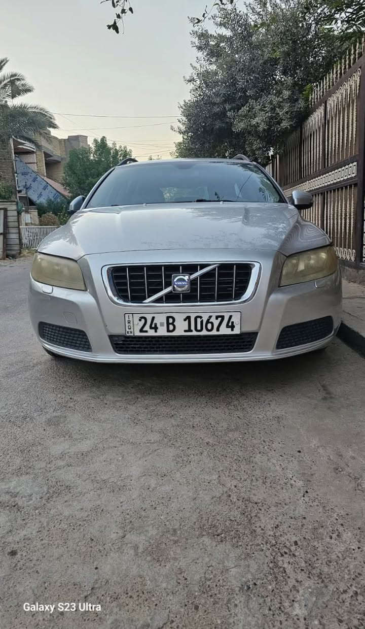 السلام عليكم
فولفوv70
 موديل2011
سعر 75
رقم ***********
