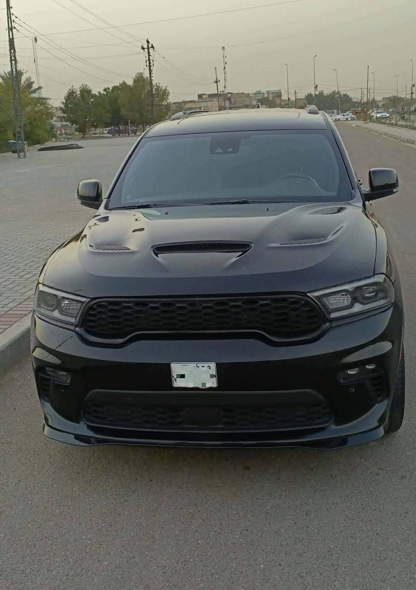 السلام عليكم 
Dodge Durango 2023 
فئة R/T MAX V8 
بدون رقم بدون رقم تترقم بغداد وجميع المحافظات عدا الإقليم 
فول مواصفات رادار امامي حساسات أمامية وخلفية دخول ذكي بصمه ابواب بصمه تشغيل 
نقطه عمياء فتحه سقف شاحن لاسلكي شفتات ستيرن شاشه كبيرة كامره دواره صندوق كهرباء 
كشنات جلد تدفئه تبريد & كهرباء وباقي المواصفات معروفة 
اخواني الاعزاء بالنسبة الى الحادث خابرني ادزلك حادث وتدلل 
رقمي ‏‪***********‬‏
