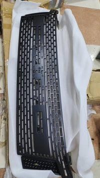 متوفر • قطع غيار