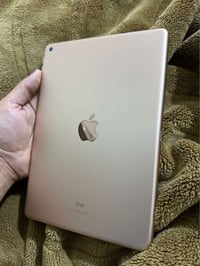 آيباد ٨ • ١٢٨ • نظام ١٧