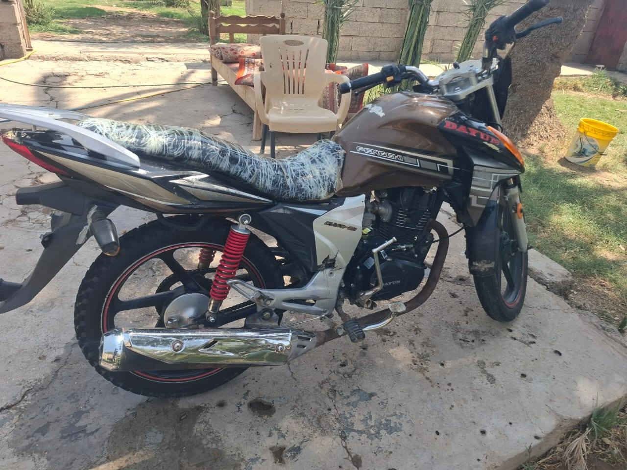 دراجه دايوان ٢٠١٨
محرك مكفول خير من الله
دراجه أوراقها كامله كمرك مدفوع بوجهك الترقيم
دراجه يرادلها ترتيب مااكلك كامله بس محرك وقوه ونضافه الشاصي خير من الله
سعر خاص بيها مجال حك الجيه
رقم تلفون ***********
