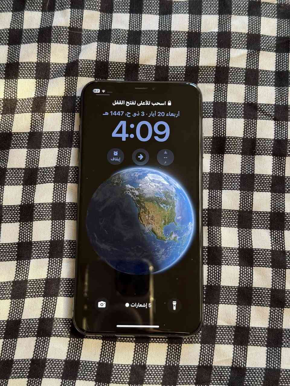 ايفون اكس ماكس/  xsmax

تك سيم

بطارية 90  🔋 

نضافة فول 
اخوان جهاز مال بيت مو بياعه شرايه

السعر 250 وبي مجال للطيبين 

***********
***********
