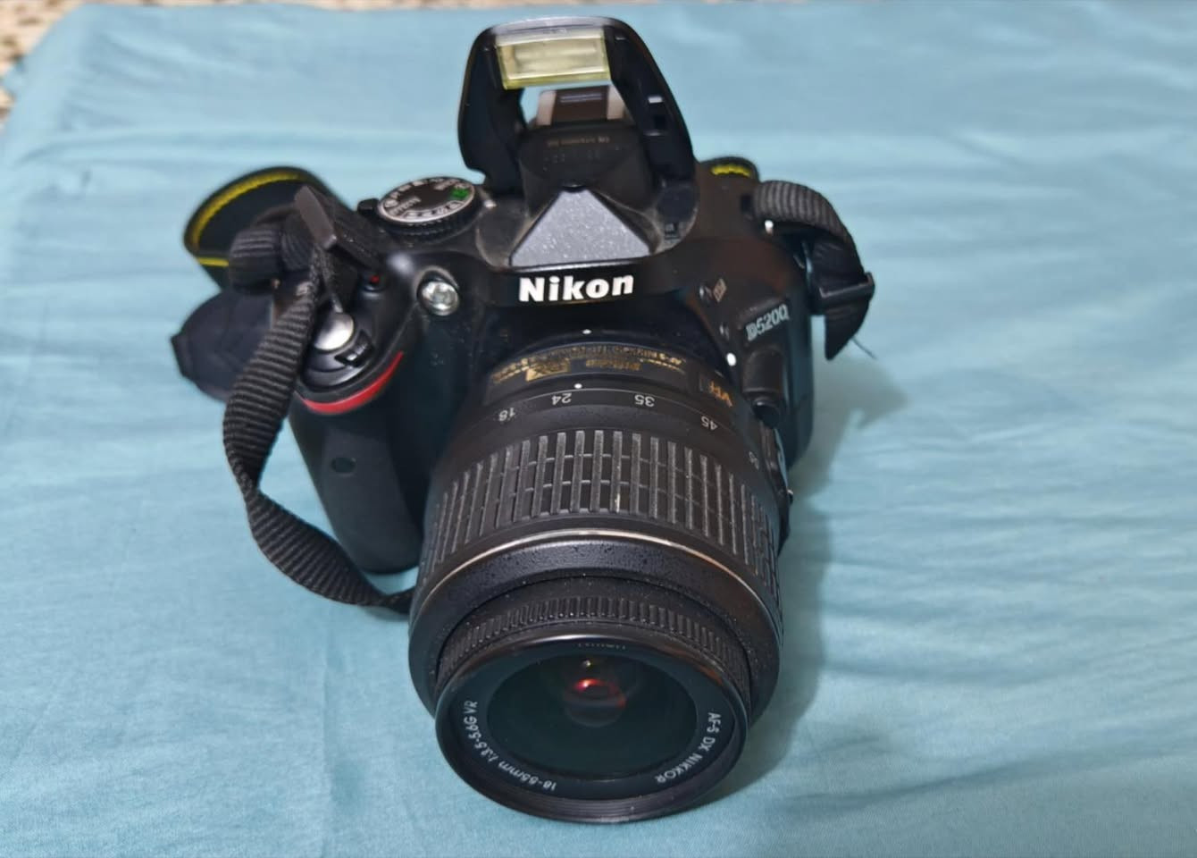 📸 للبيع كاميرا Nikon D5200 بحالة ممتازة
✅ دقة 24.1MP
✅ تصوير فيديو Full HD 1080p
✅ شاشة متحركة قابلة للدوران

الكاميرا نظيفة ومابيهة اي مشاكل 
السعر: (350) وبيهة مجال 
للاستفسار راسلني خاص 
الرقم :***********
