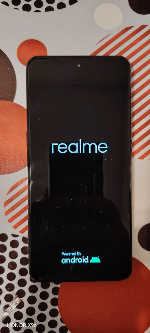 للبيع ريلمي جي تي 3 نيو
الذاكرة 256
معالج دايمنستي 8100
الجهاز مكفول من كل النواحي 
كامل مع الملحقات
السعر  300 الف 
العنوان بغداد العامرية 
*********** ***********
