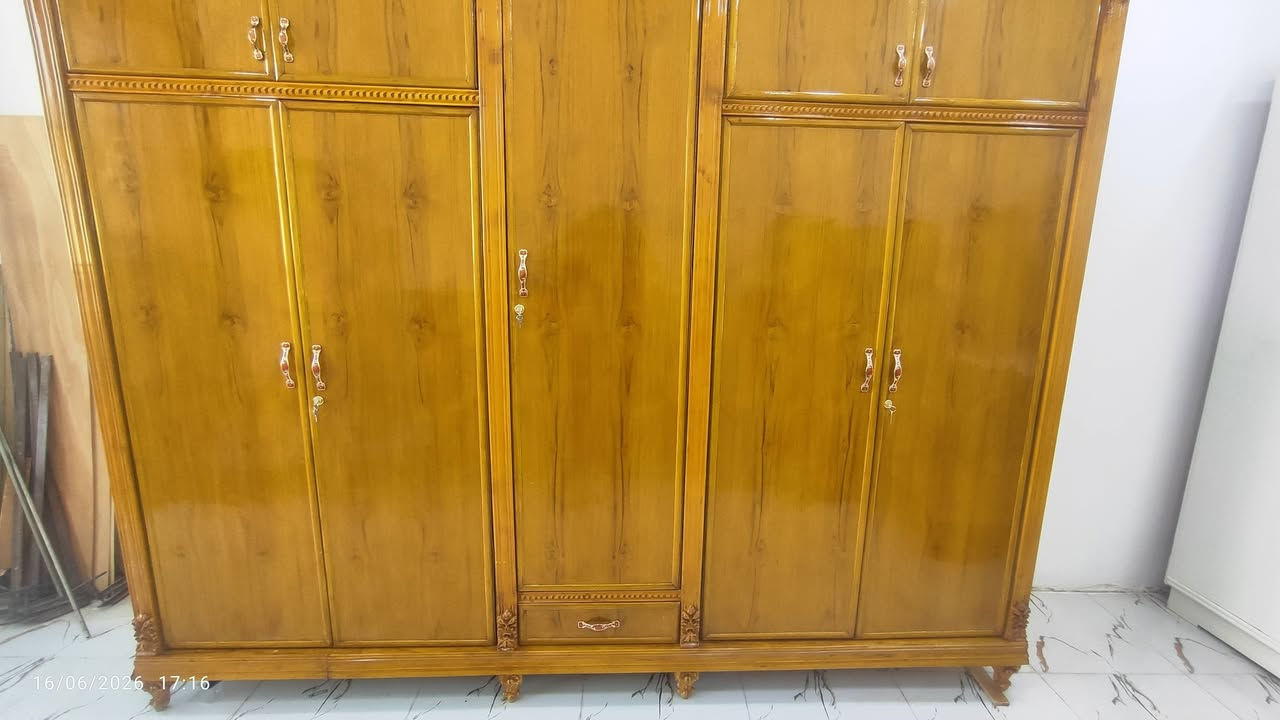 كنتور تزكام شغل درجه اولى مستخدم اخو الجديد 
كنتور 5 ابواب جاهز 
ارتفاعه 280 
عرضه 310
 واسط قضاء الحي شارع الشباب 
للستفسار التصال على 
*********** عادل
