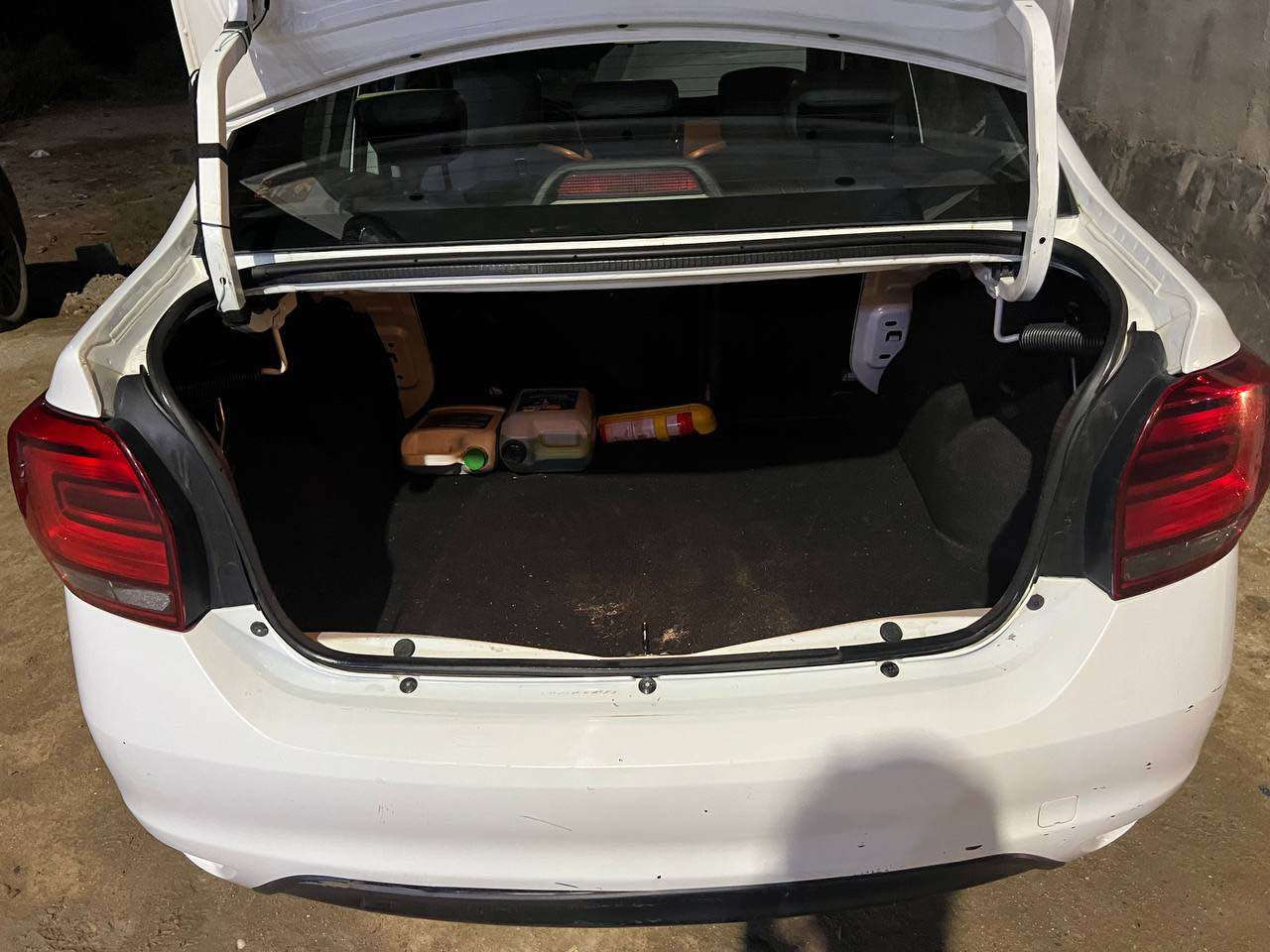 السلام عليكم رينو سمبل 2019 خليجي

اول شي هاي قطعه نادره كلش نظيفه  

ثانيا ماشيه 71 حقيقي سياره نظافته احله من صور 

كفاله كير ومحرك 

مكفوله سياره  بيها بس جاملق صبغ جماليه 

وبارد خفيف جدا بلاجاملق ثاني كلش خفيف 

انت تجي وتشوف نظافه 

حداداه وتبريد لا تسولف بالكارتون 

مكاني البصره ورقم بصره والتحويل ثاني يوم وتتدللون 

لحد يكسر بالسعر لان سعرها مناسب جدا 

هاي كل تفاصيل  سياره اقرأهن وتعال كبل للبيت 

اخذها وروح 

للعلم ما ناقصها شي بس تخلي بانزين وتمشي 

السعر جوه سوك  جدا جدا  جدا 

 مناسب وبالعافيه على ياخذها 

الرقم *********** البصرة, العراق
